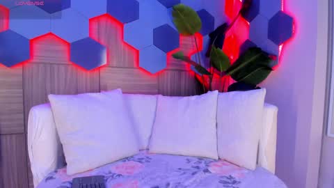    online show from 17, 4, 2026