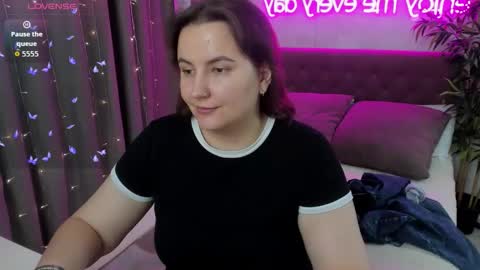 Snapshot of katyaneilson chatting on 17, 9, 2025 Kate online show from 17, 9, 2025