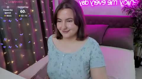 Snapshot of katyaneilson chatting on 4, 10, 2025 Kate online show from 4, 10, 2025
