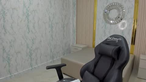 Snapshot of katyblondee chatting on 21, 11, 2025 KatyBlondee online show from 21, 11, 2025