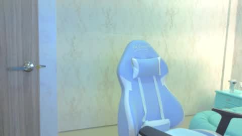 Snapshot of katyblondee chatting on 8, 1, 2026 KatyBlondee online show from 8, 1, 2026