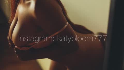 Snapshot of katybloom_ chatting on 20, 2, 2025 online show from 20, 2, 2025