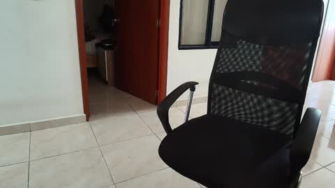 Kauri Lop online show from 6, 1, 2025