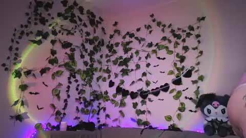 Snapshot of kawai_kittypussy chatting on 16, 7, 2026 Mia online show from 16, 7, 2026