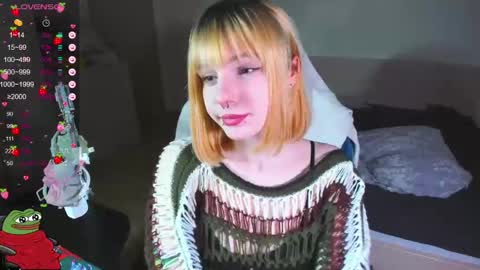 Snapshot of kawaii_power_uwu chatting on 25, 1, 2025 Kira-chan online show from 25, 1, 2025