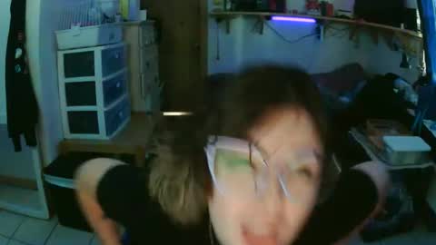 kawaiicvnt420 online show from 18, 11, 2025