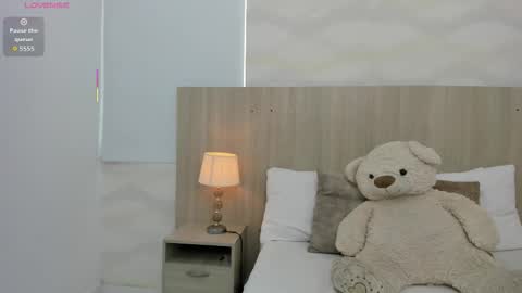   online show from 15, 11, 2025