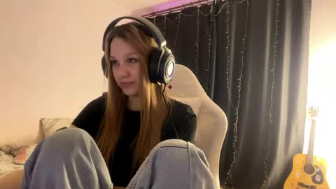 Snapshot of kayceefroehner chatting on 30, 4, 2026 Amia online show from 30, 4, 2026