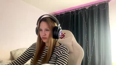 Snapshot of kayceefroehner chatting on 1, 5, 2026 Amia online show from 1, 5, 2026