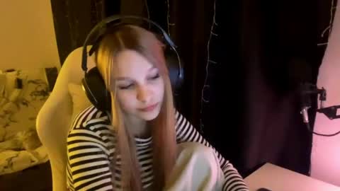 Snapshot of kayceefroehner chatting on 3, 5, 2026 Amia online show from 3, 5, 2026