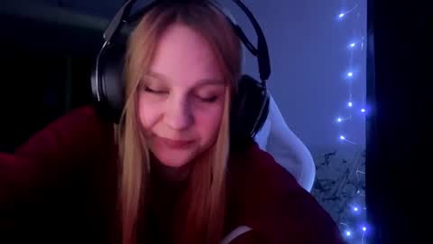 Snapshot of kayceefroehner chatting on 5, 5, 2026 Amia online show from 5, 5, 2026