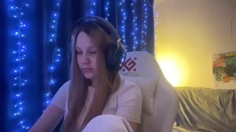 Snapshot of kayceefroehner chatting on 19, 5, 2026 Amia online show from 19, 5, 2026