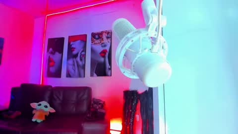 Snapshot of kayilyn chatting on 13, 2, 2025 CAMILA online show from 13, 2, 2025