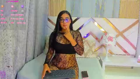 kayladavies_ online show from 6, 7, 2026