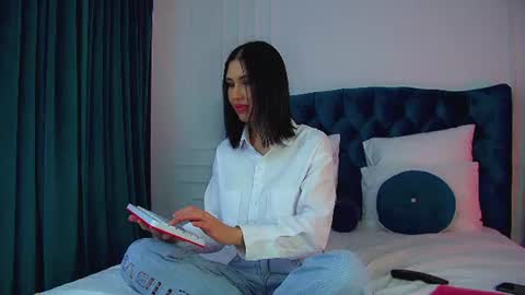 Kayla online show from 23, 6, 2026