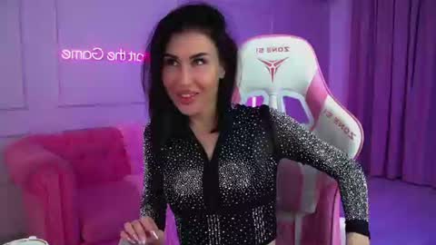 Kayla online show from 11, 7, 2026