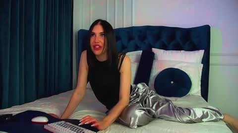 Kayla online show from 17, 7, 2026