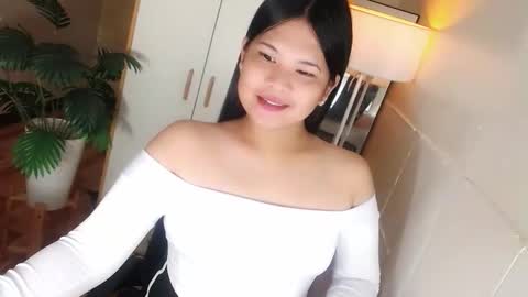 Snapshot of kayleepinay chatting on 13, 1, 2026 Y O U R F U T U R E K A Y L E E online show from 13, 1, 2026