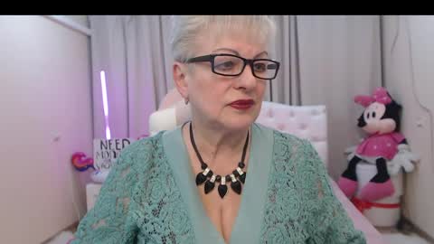 kaylesmoll online show from 27, 5, 2026