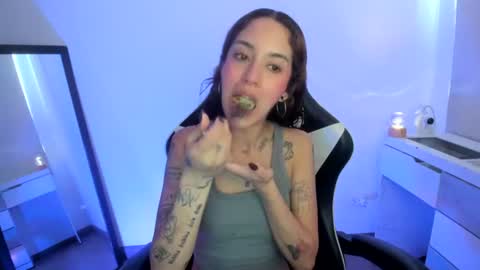 Snapshot of kaylie_xxx chatting on 16, 6, 2026 kaylie online show from 16, 6, 2026