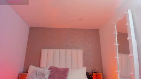 Snapshot of kayliebrooks chatting on 14, 11, 2025 kayliebrooks online show from 14, 11, 2025