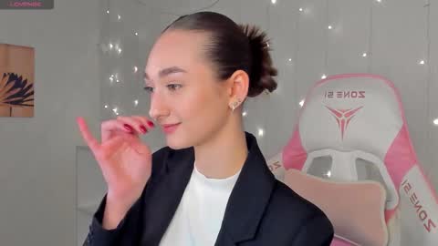 Kelly GMT 2 Su We Th Fr Sa   0300AM-09-00AM   online show from 16, 2, 2026