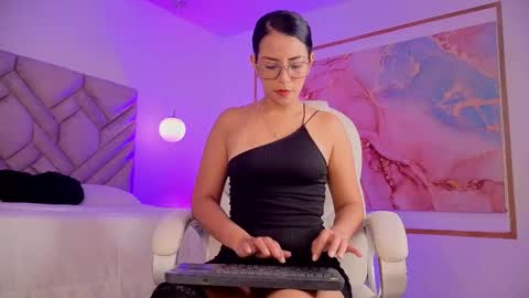 Snapshot of keily_florez chatting on 30, 10, 2025 Keily online show from 30, 10, 2025