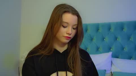 Keira online show from 10, 3, 2026