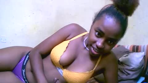 Snapshot of keisha759446 chatting on 15, 11, 2025 keisha759446 online show from 15, 11, 2025