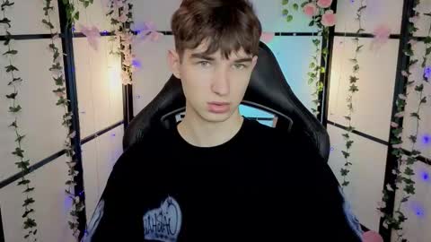 Mark online show from 4, 12, 2025