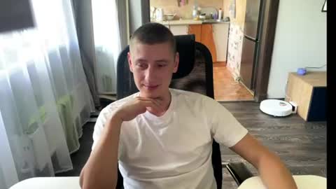 keksik__ online show from 15, 7, 2026