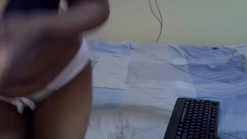 Snapshot of keleni1 chatting on 4, 11, 2025 keleni1 online show from 4, 11, 2025