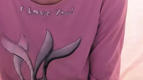 Snapshot of kellefox chatting on 28, 10, 2025 Linda online show from 28, 10, 2025