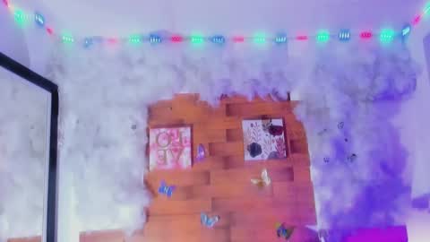 kelly__thomson online show from 27, 2, 2025