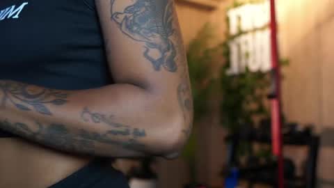 kelly__thomson online show from 18, 4, 2026