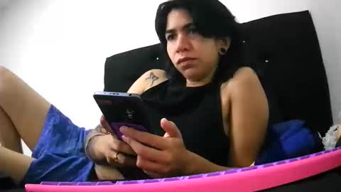 Snapshot of kelly_queenpussy chatting on 17, 11, 2025 KEY online show from 17, 11, 2025