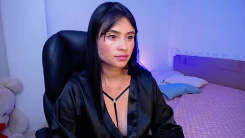 Snapshot of kelly_richardson1 chatting on 11, 2, 2025 elena online show from 11, 2, 2025