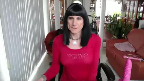 Snapshot of kellyannelynn chatting on 8, 2, 2025 kellyanne Lynn but please call me fucktoy online show from 8, 2, 2025