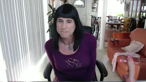 Snapshot of kellyannelynn chatting on 13, 9, 2025 kellyanne Lynn but please call me fucktoy online show from 13, 9, 2025