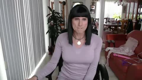 Snapshot of kellyannelynn chatting on 3, 11, 2025 kellyanne Lynn but please call me fucktoy online show from 3, 11, 2025