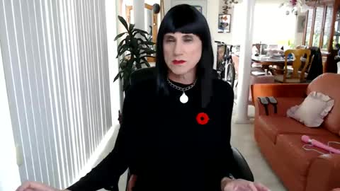 Snapshot of kellyannelynn chatting on 11, 11, 2025 kellyanne Lynn but please call me fucktoy online show from 11, 11, 2025