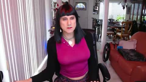 Snapshot of kellyannelynn chatting on 14, 12, 2025 kellyanne Lynn but please call me fucktoy online show from 14, 12, 2025