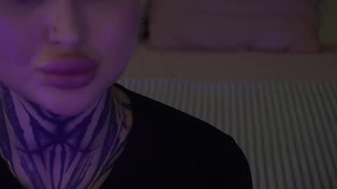 Kelly online show from 4, 11, 2025