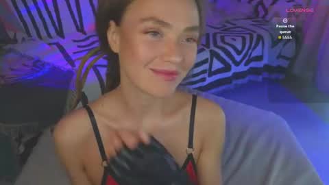 Snapshot of kellyfouler chatting on 16, 7, 2026 KellyFouler online show from 16, 7, 2026