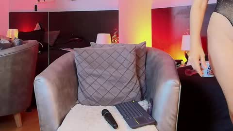 Kelly  online show from 8, 3, 2025