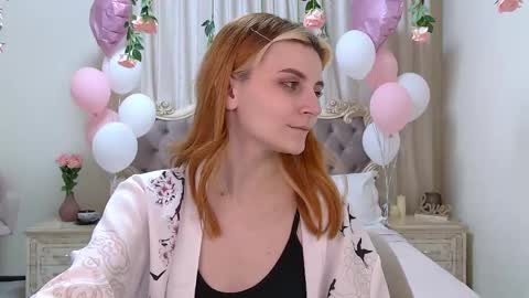 Kelly Stoneys online show from 12, 3, 2025