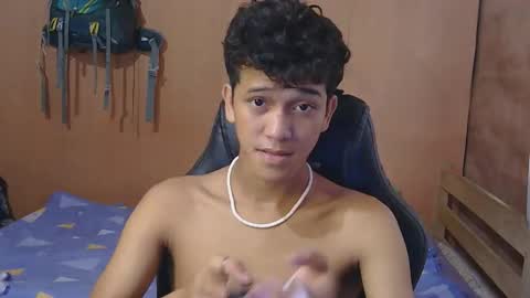 Snapshot of ken_bigcockxx chatting on 23, 12, 2025 Ken online show from 23, 12, 2025