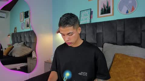   online show from 19, 2, 2025