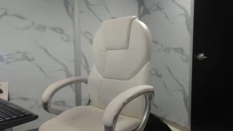 Snapshot of kendall69__ chatting on 8, 12, 2024 kendall69__ online show from 8, 12, 2024