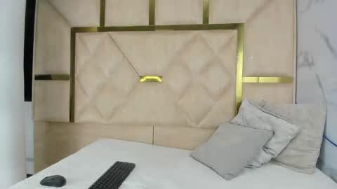 Snapshot of kendall69__ chatting on 14, 11, 2025 kendall69__ online show from 14, 11, 2025